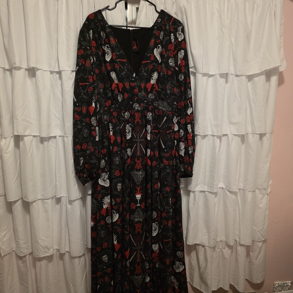La Femme En Noir X Bram Stokers Dracula Full Length Gown
